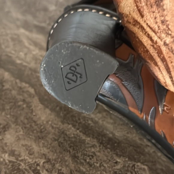 Black and White Embroidered Women's Heeled Mules. Size 8 M - Picture 6 of 10